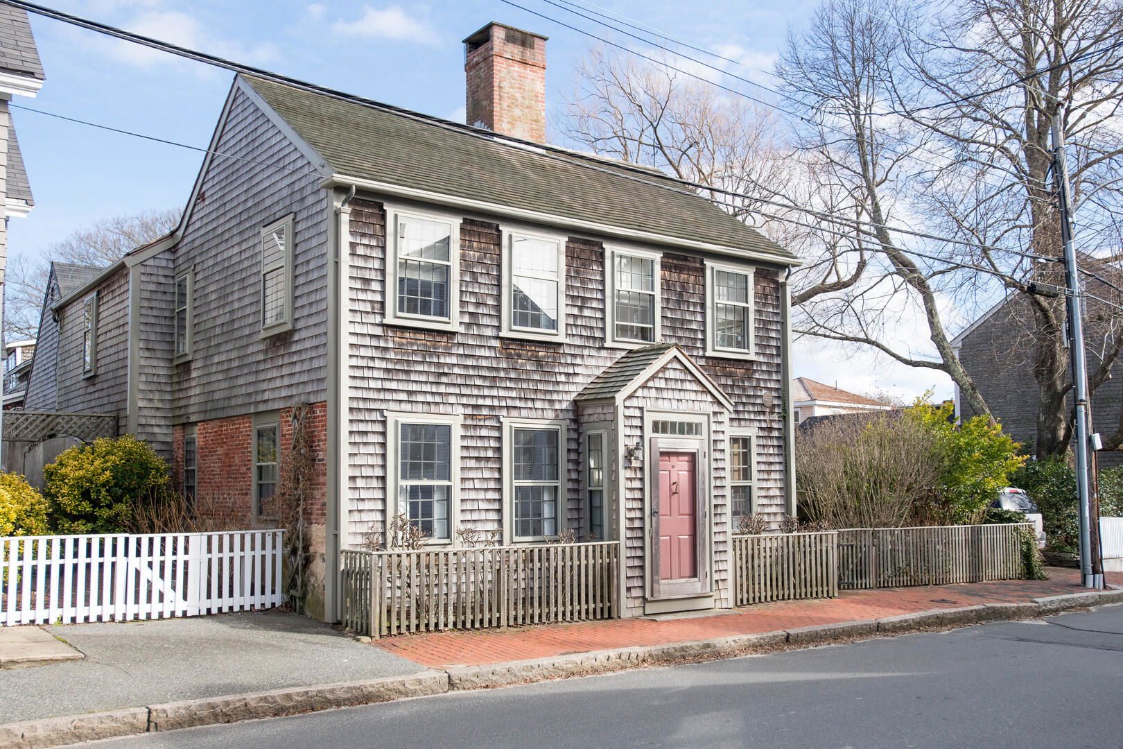 16 Pleasant Street photo 1