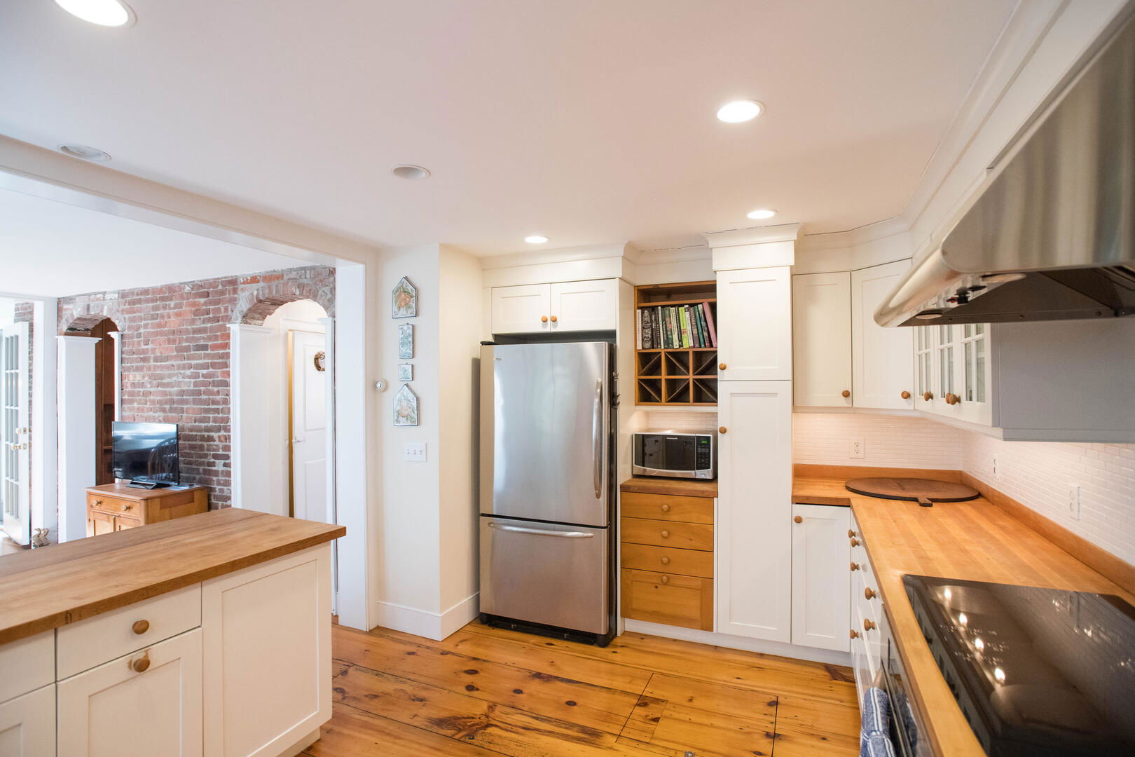 16 Pleasant Street photo 4