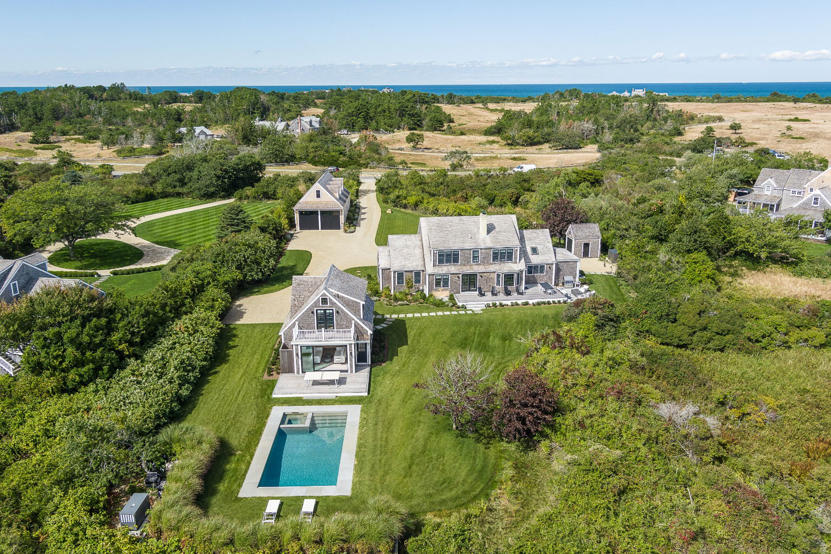 174 Cliff Road photo 2