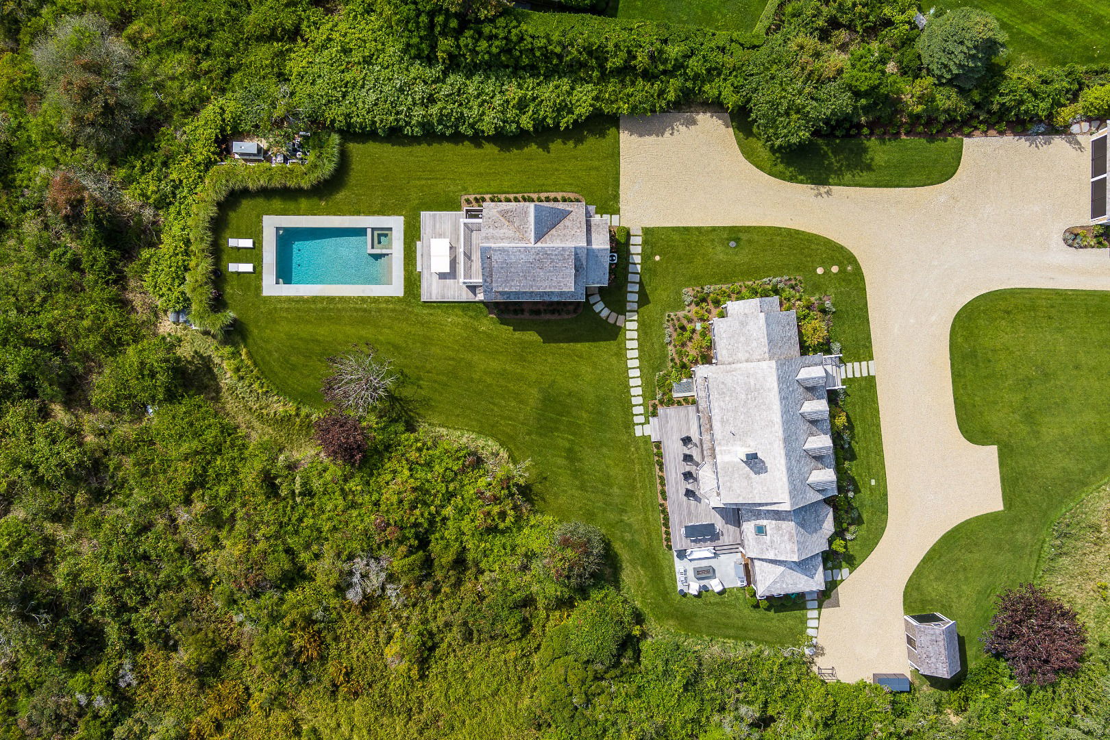 174 Cliff Road photo 3