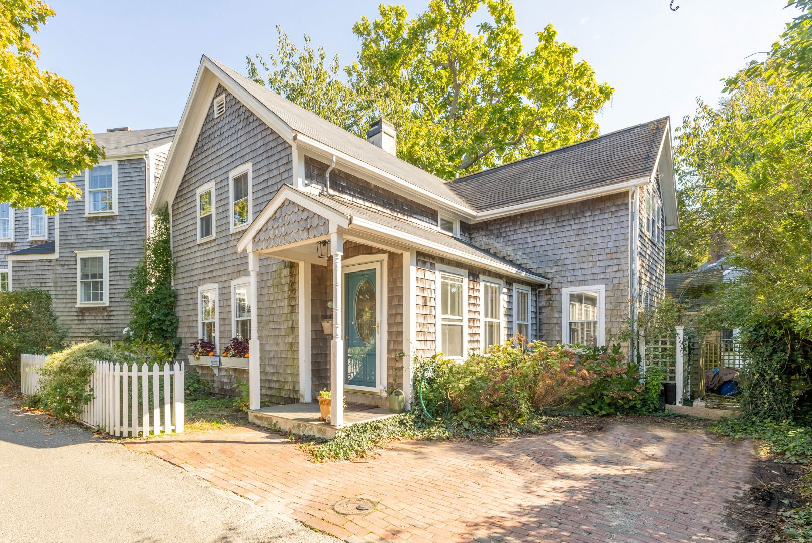 Photo of property  at 14 Lyon Street