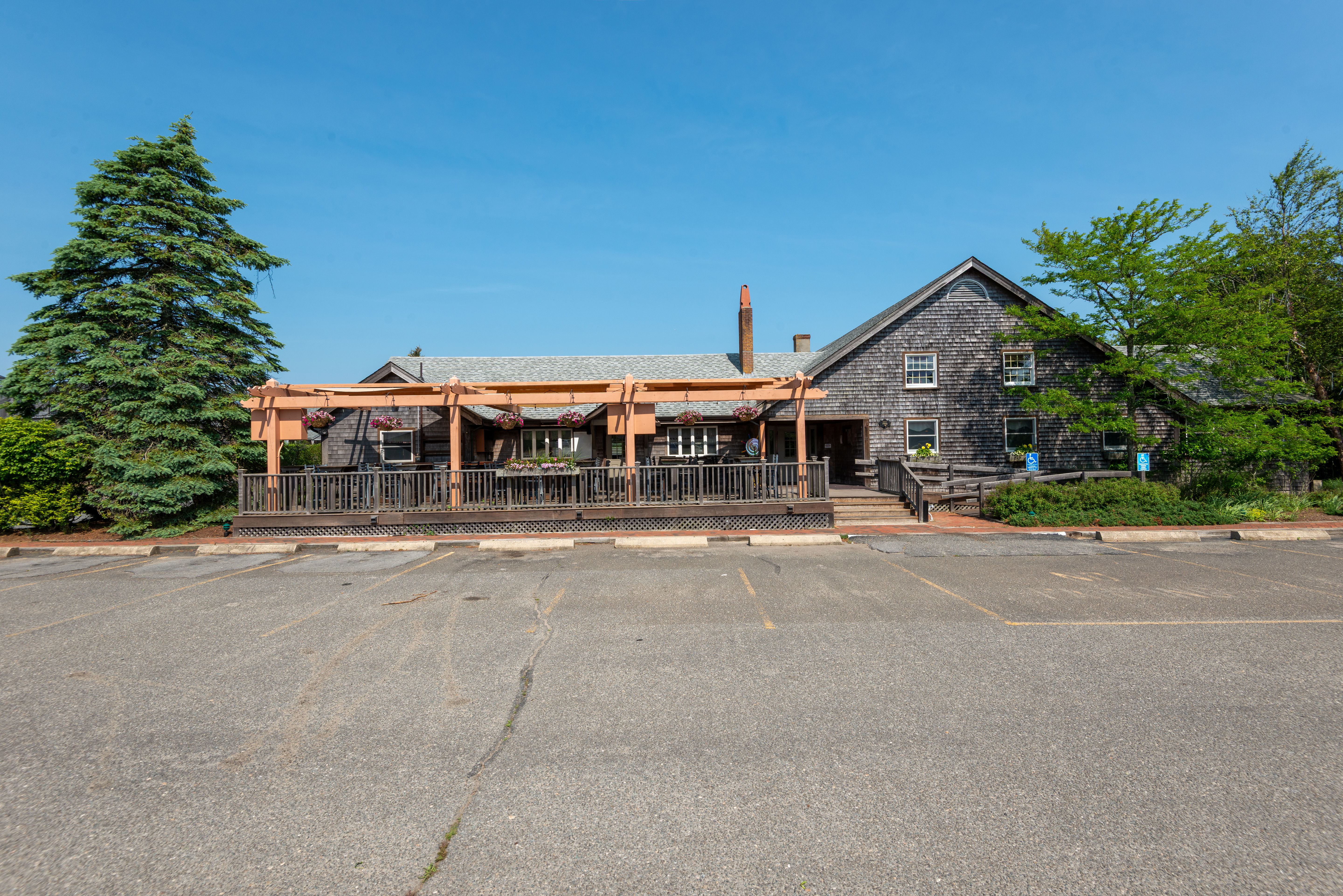 27 Fairgrounds Road photo 2