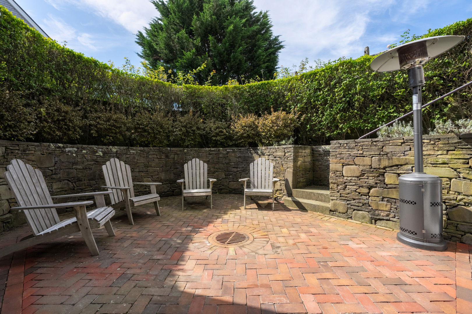 2 Hedgebury Lane photo 14