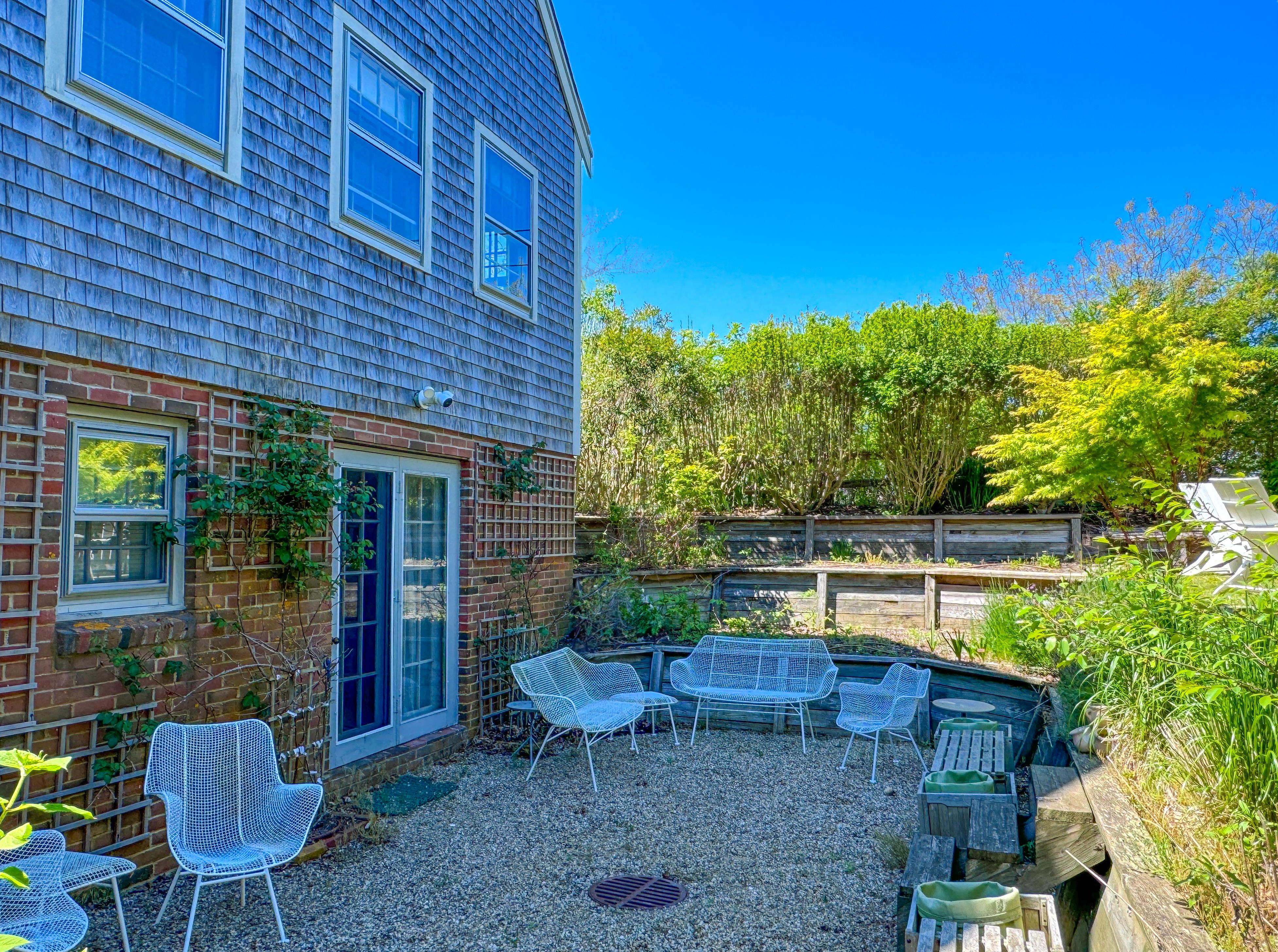 2 Saratoga Lane photo 14