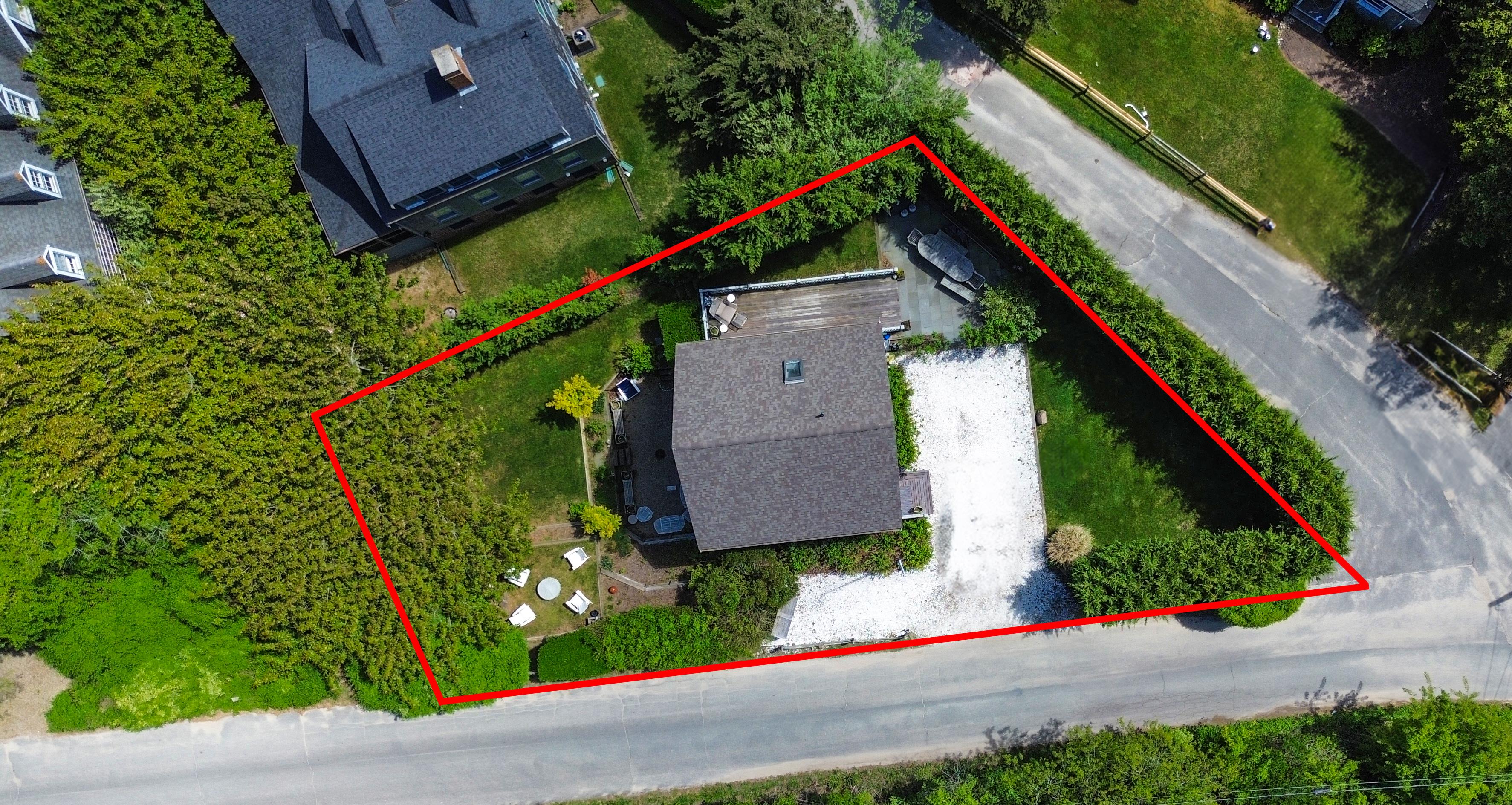 2 Saratoga Lane photo 2