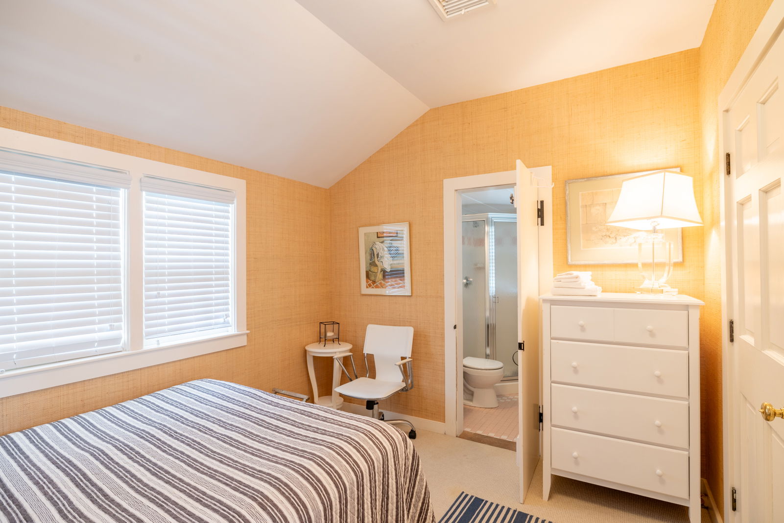 60 Cliff Road photo 16