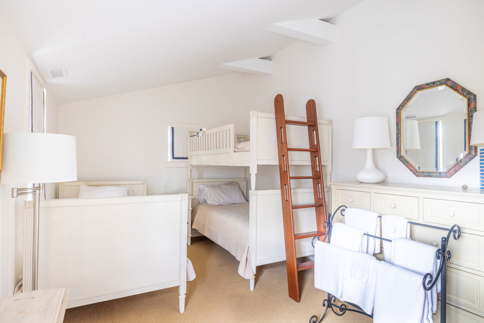 60 Cliff Road photo 21