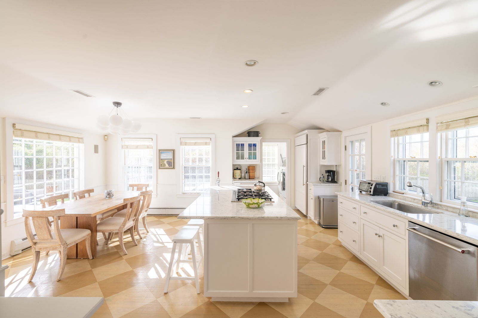 60 Cliff Road photo 3