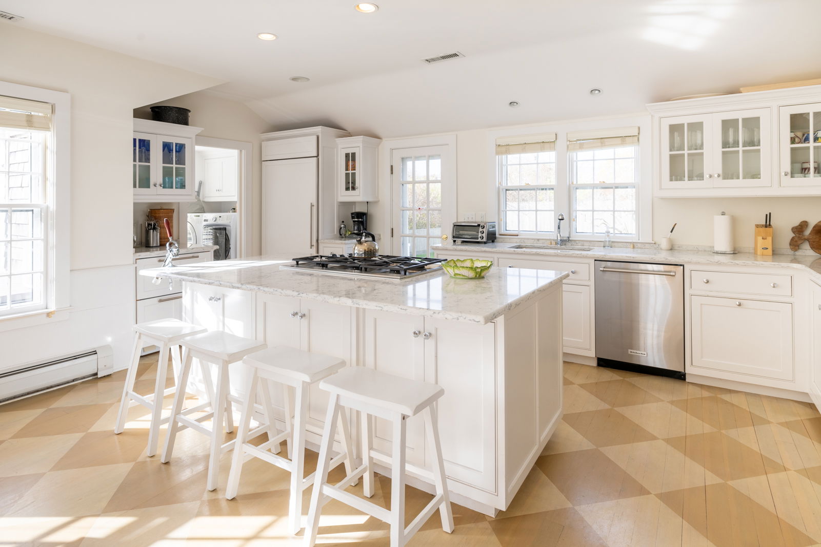 60 Cliff Road photo 4