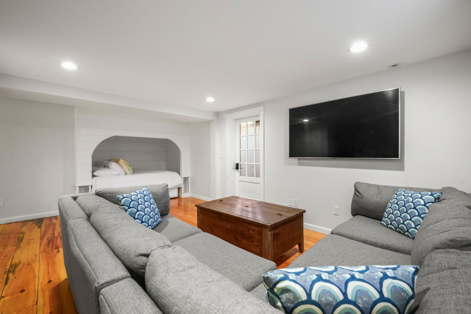 45 Pleasant Street photo 50