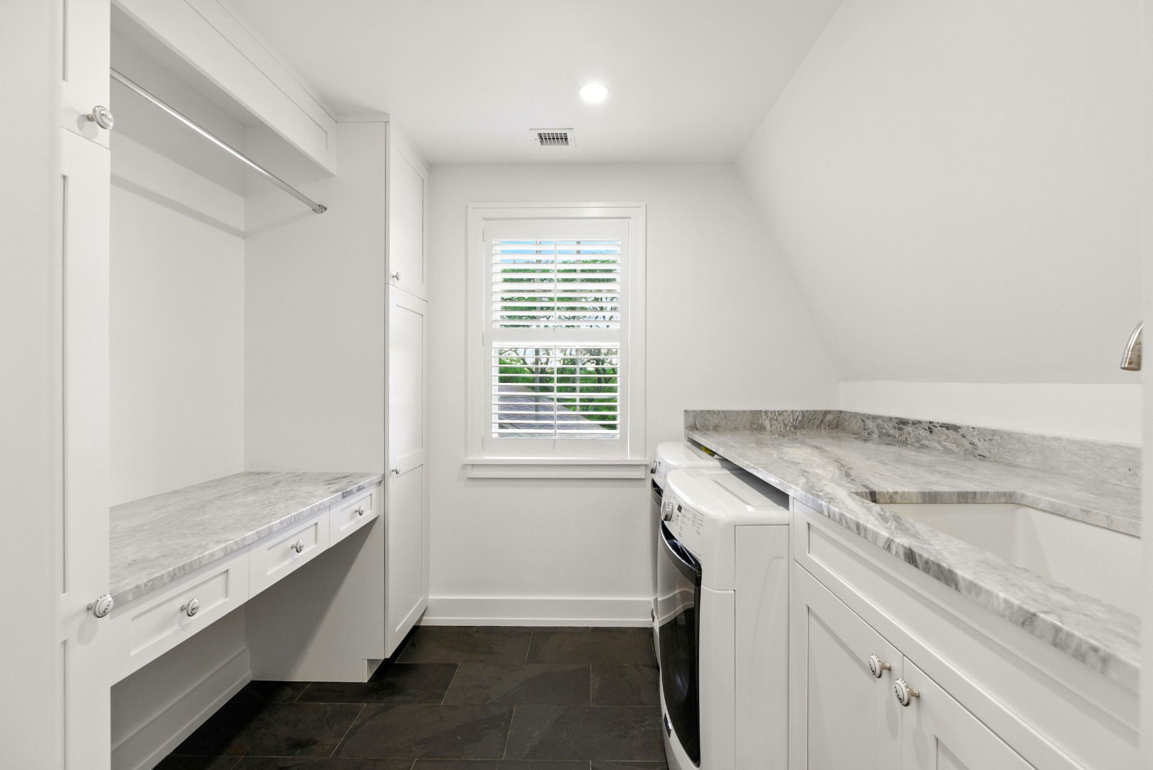 33- Vesper Lane photo 13