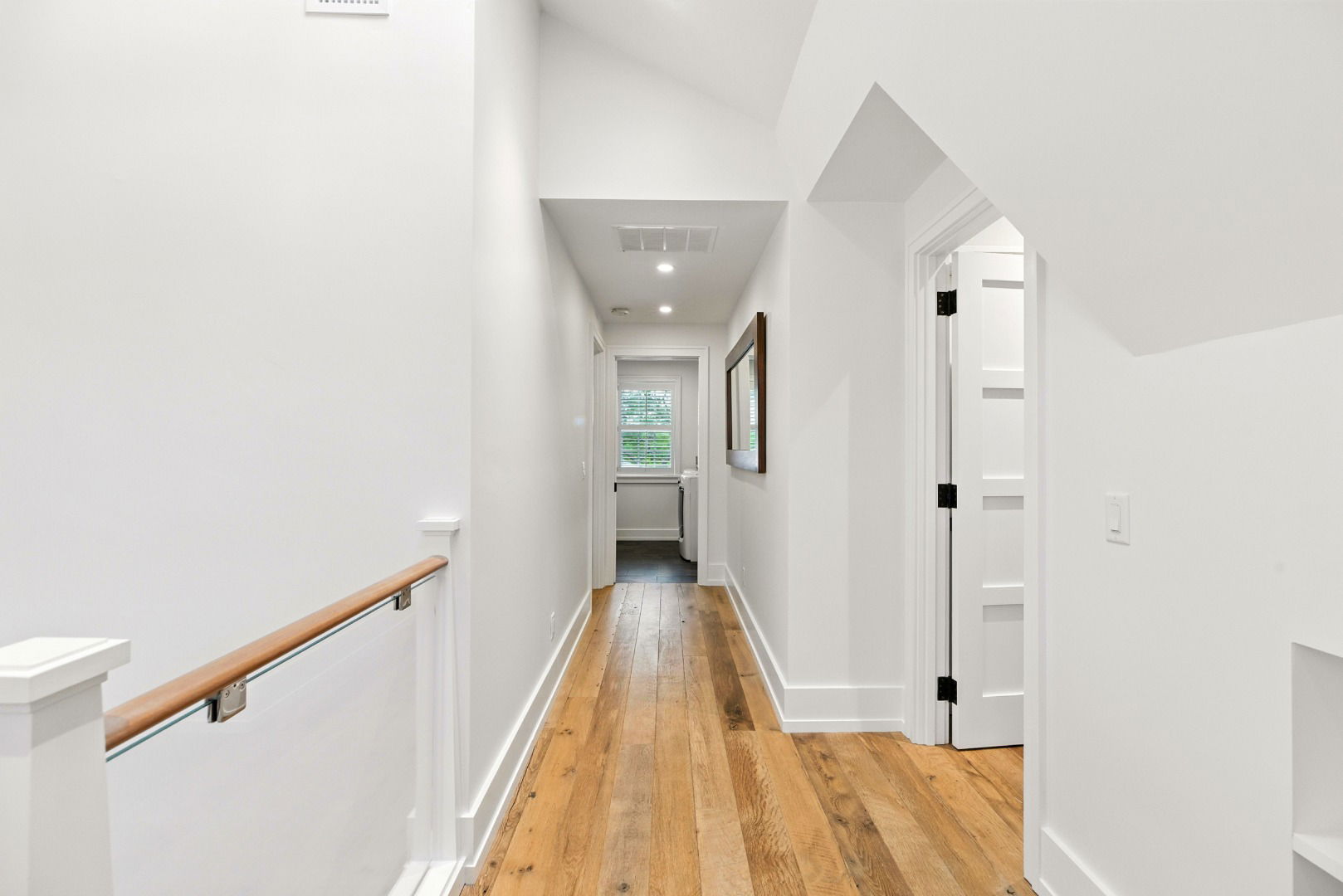 33- Vesper Lane photo 14