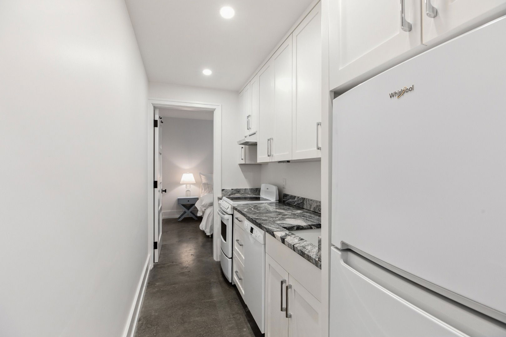 33- Vesper Lane photo 17