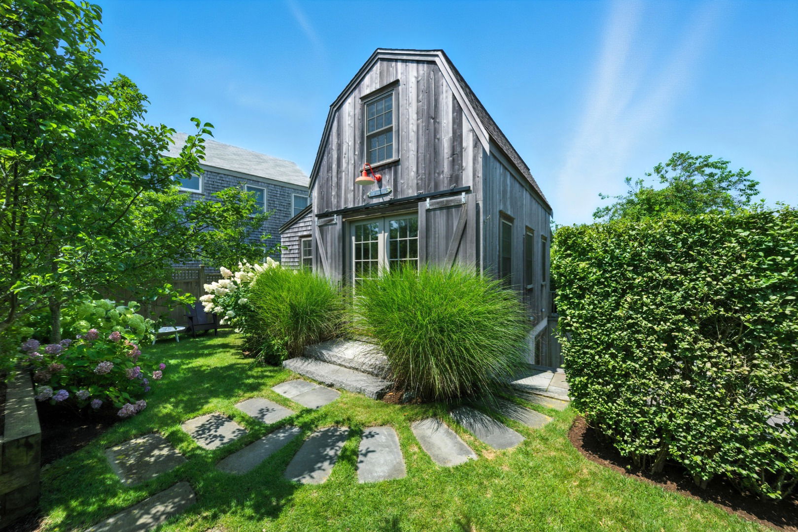 33- Vesper Lane photo 19