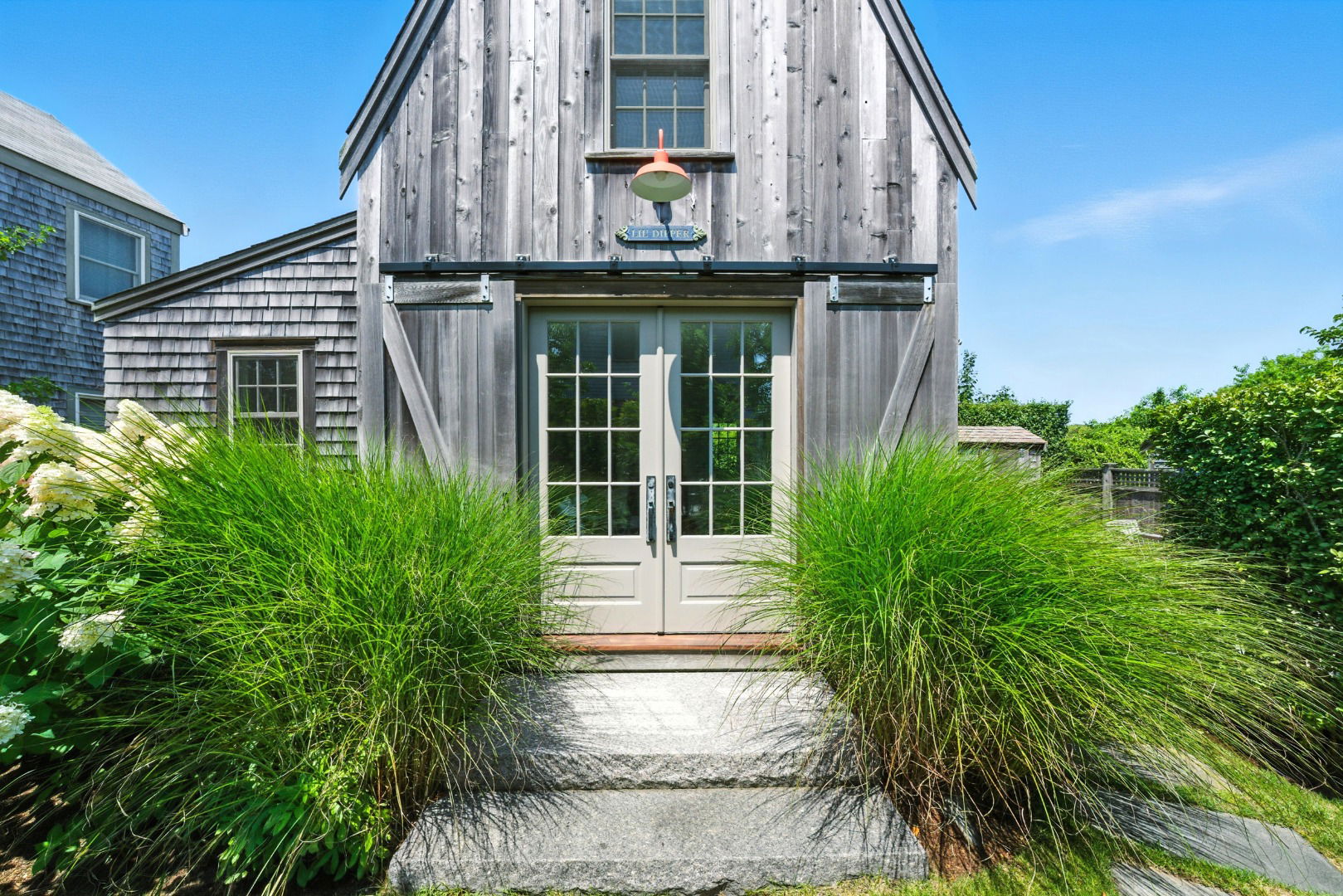 33- Vesper Lane photo 20