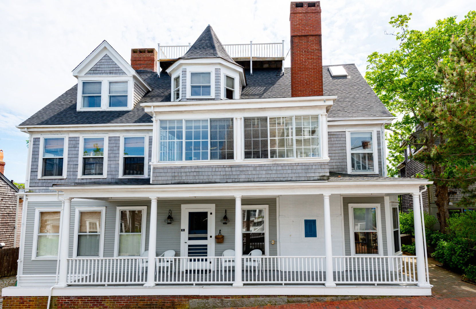 Photo of property  at 8 Cliff Road