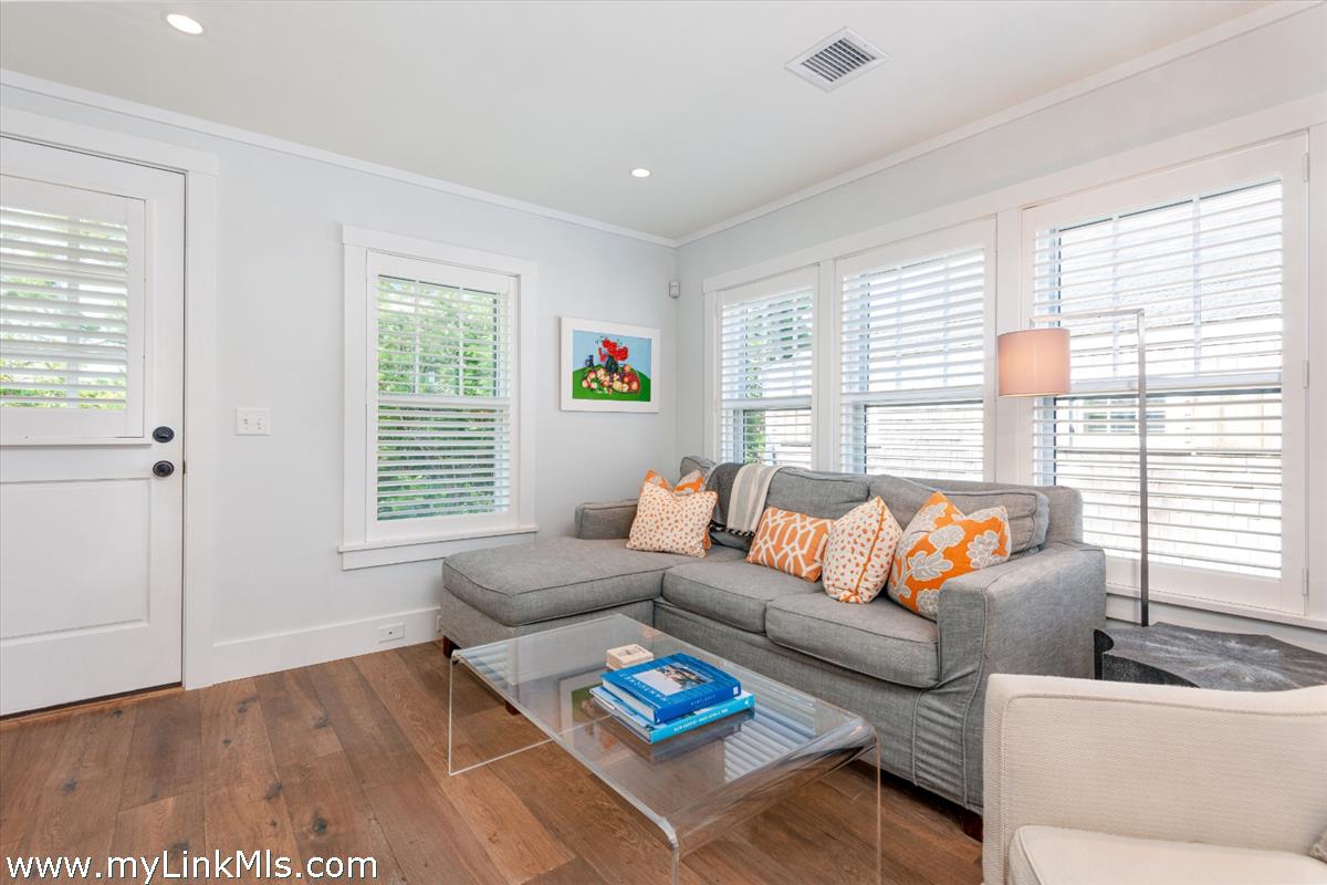 15 Meader Street photo 11