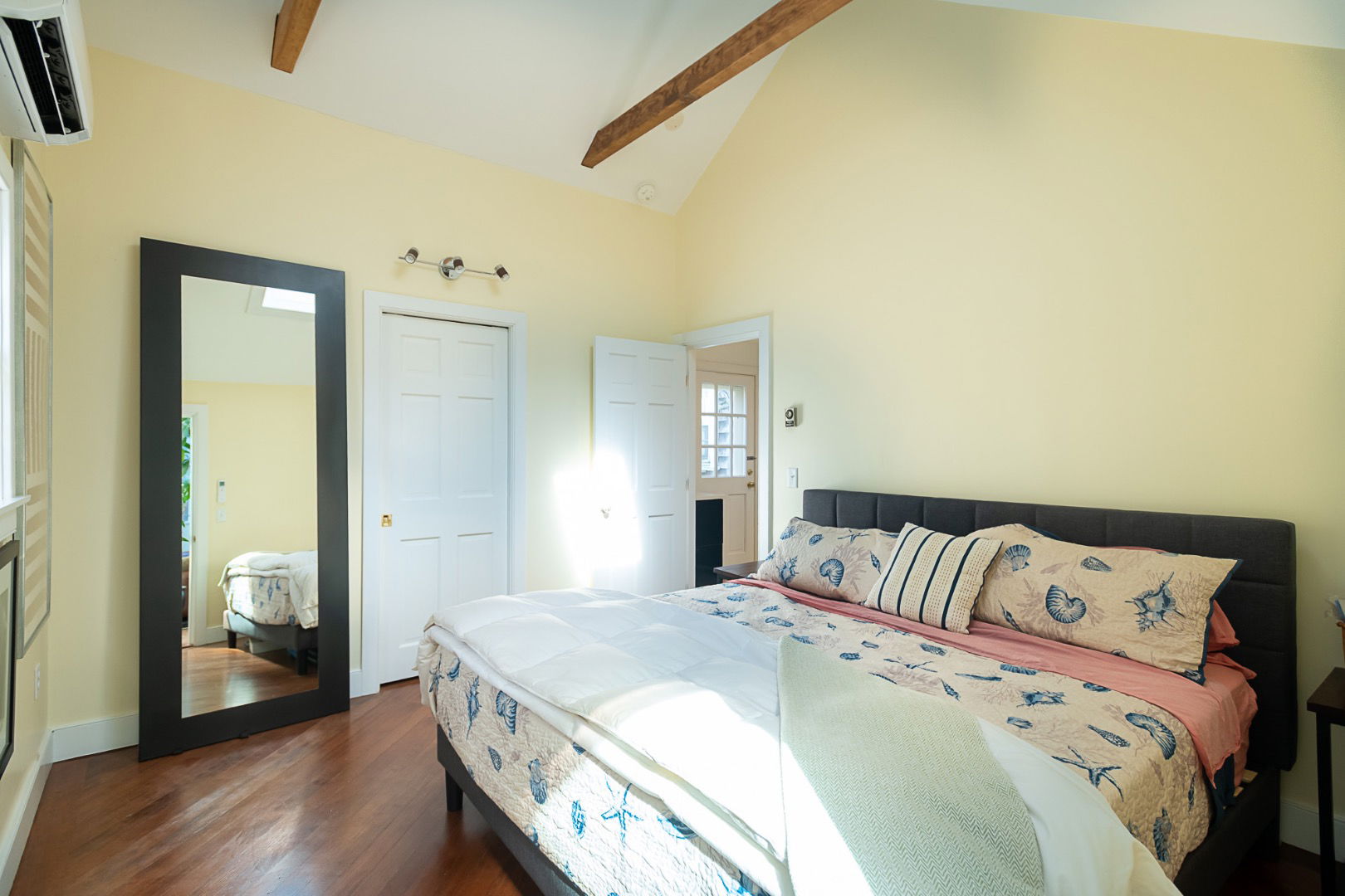 33 Pleasant Street photo 11