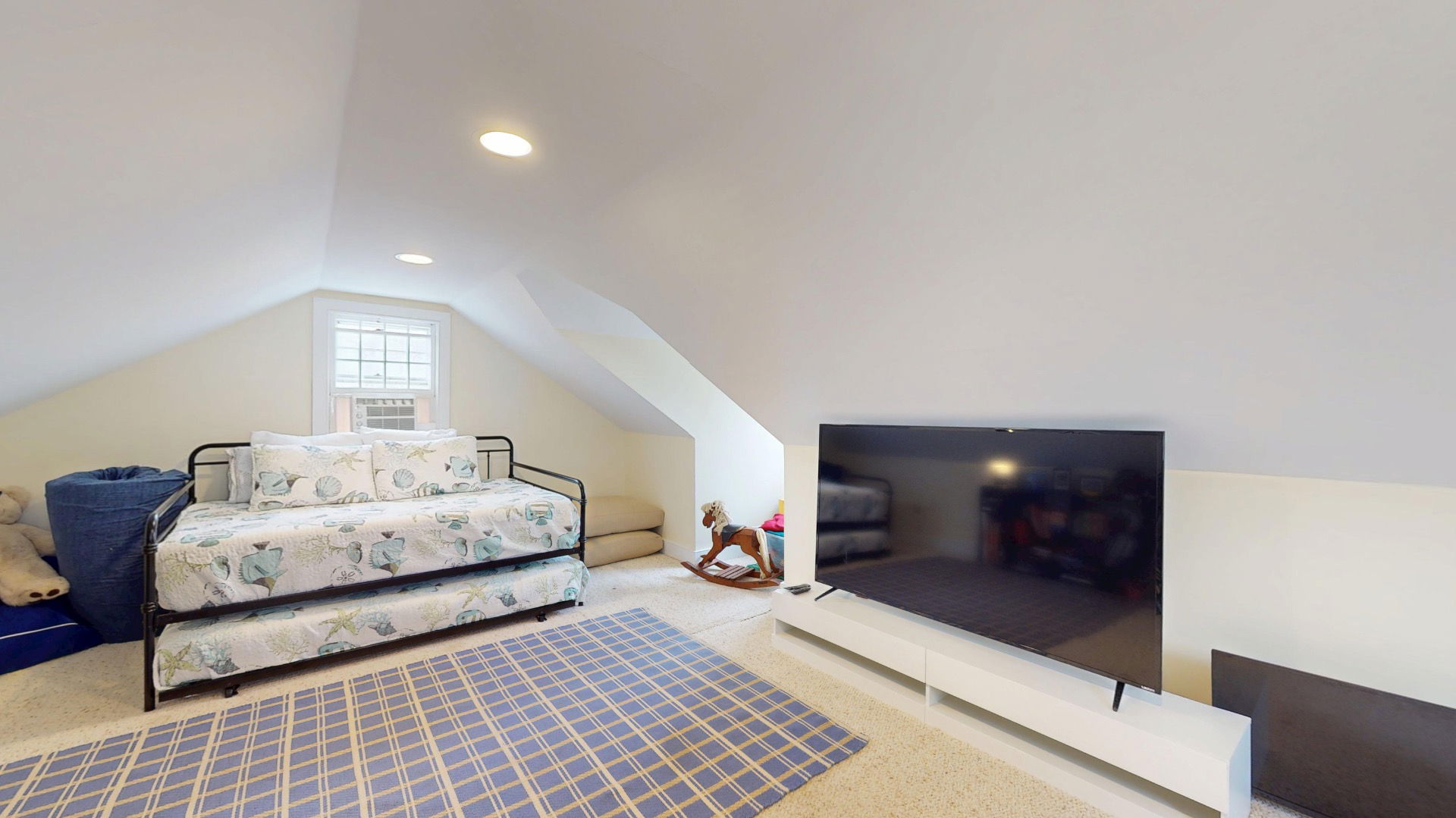 33 Pleasant Street photo 14