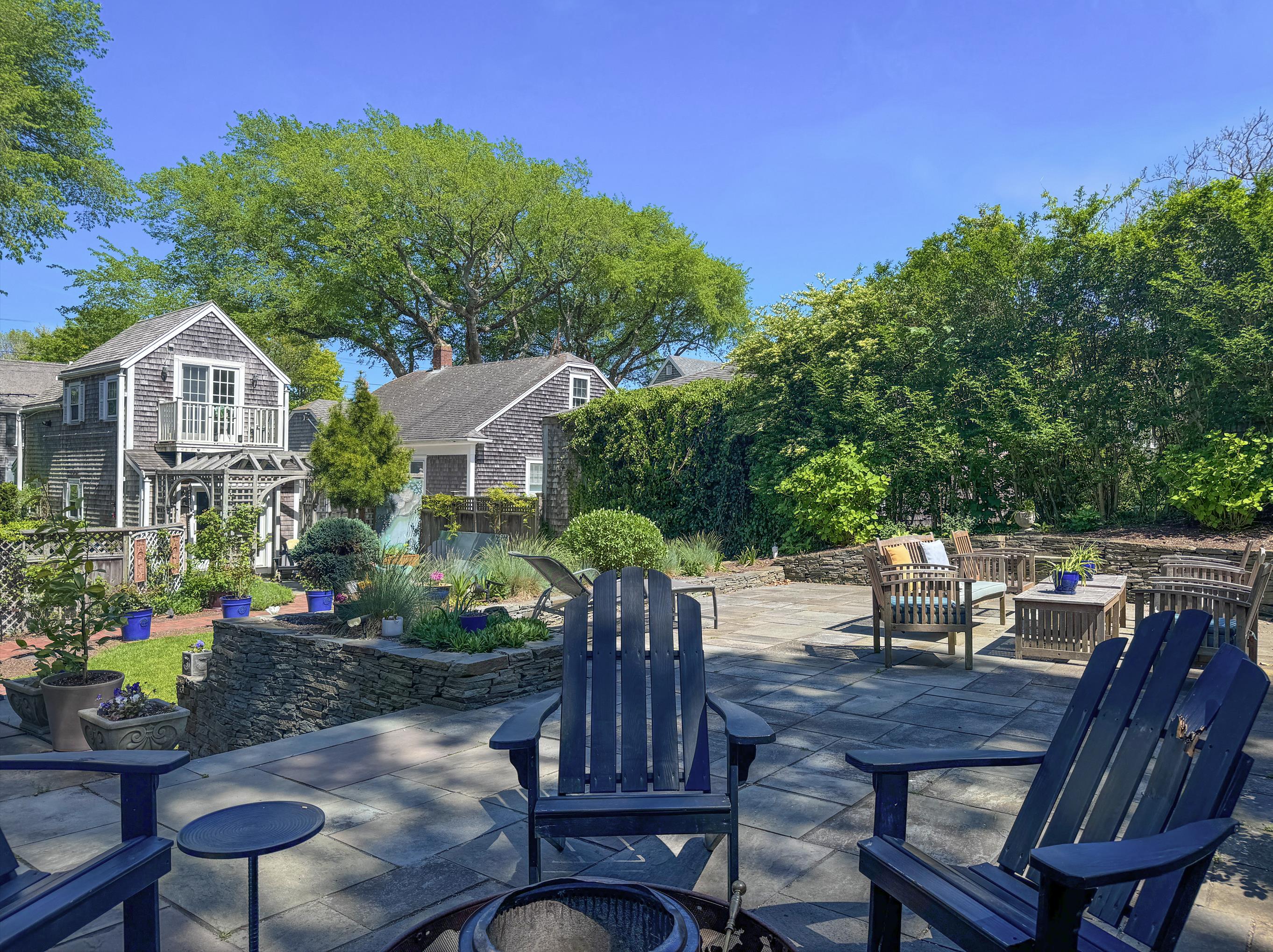 33 Pleasant Street photo 22