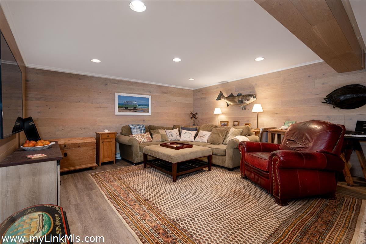 6 Marion Avenue photo 17
