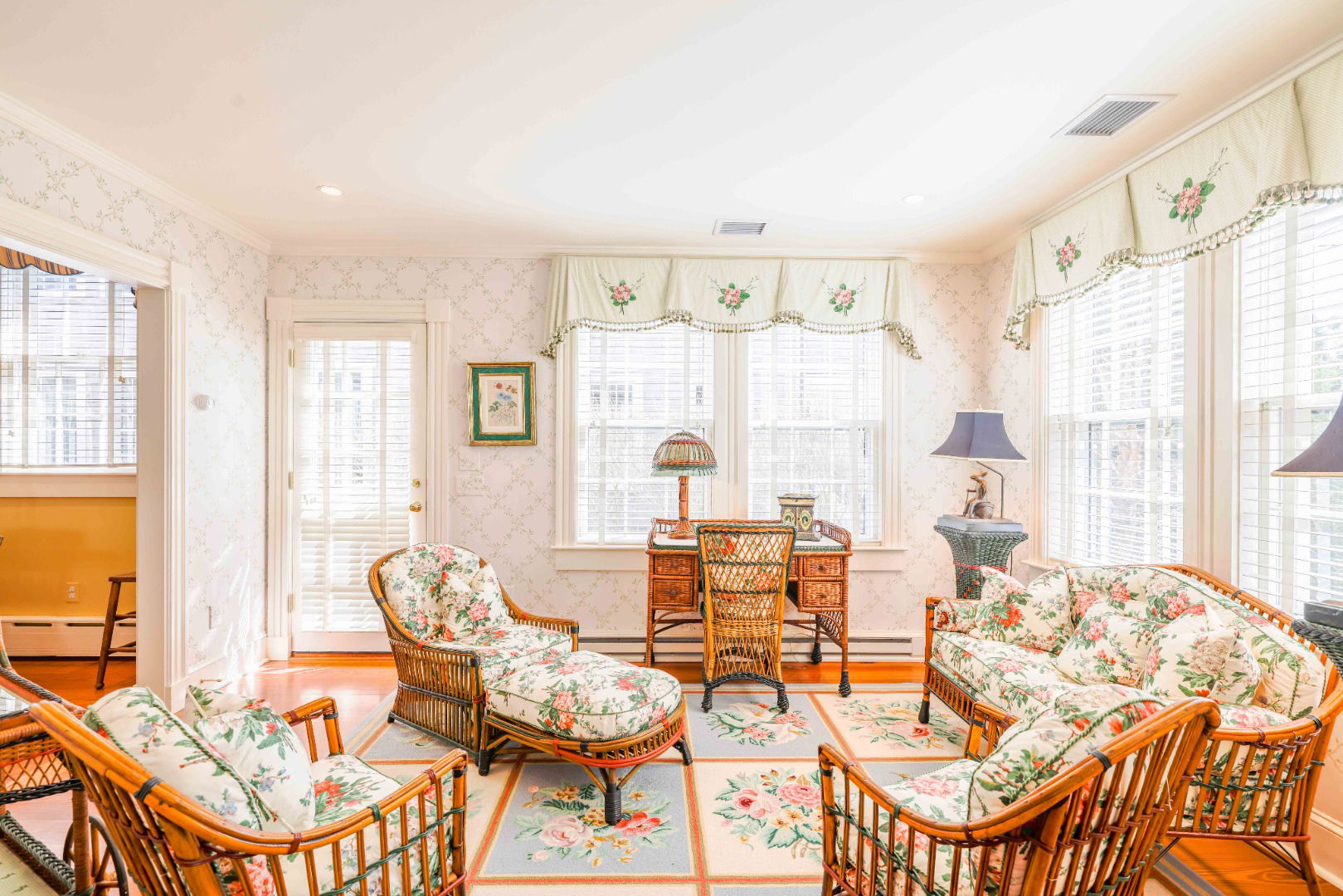 9 Pleasant Street photo 17