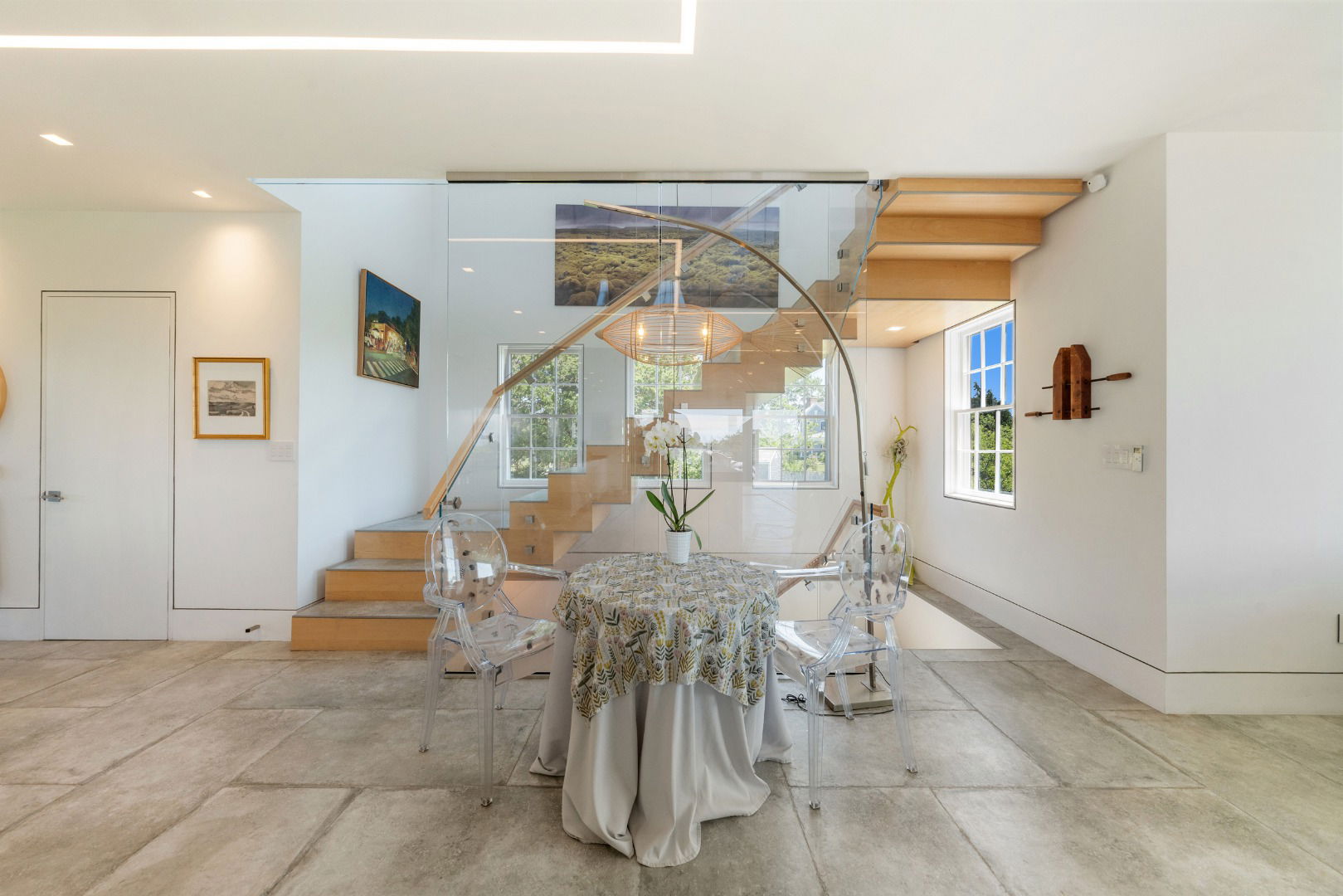 14 Bassett Road photo 60