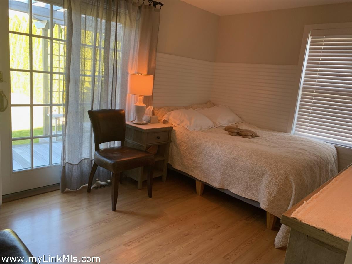11 Perry Lane photo 12