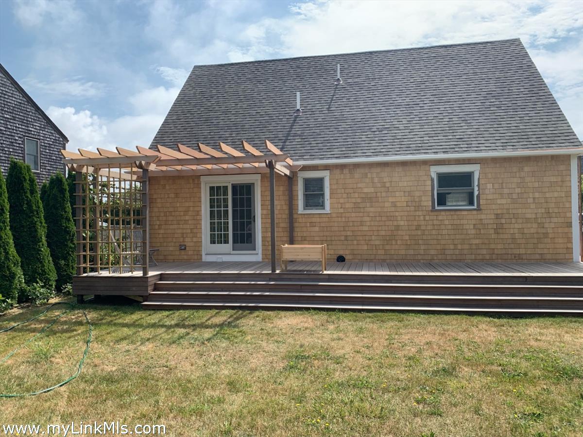 11 Perry Lane photo 3