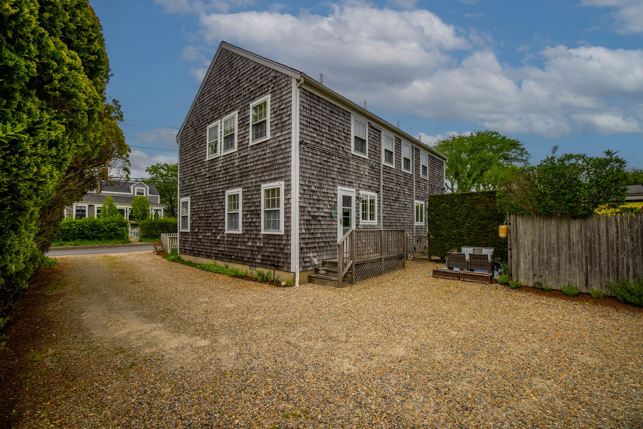 16 Atlantic Avenue photo 2