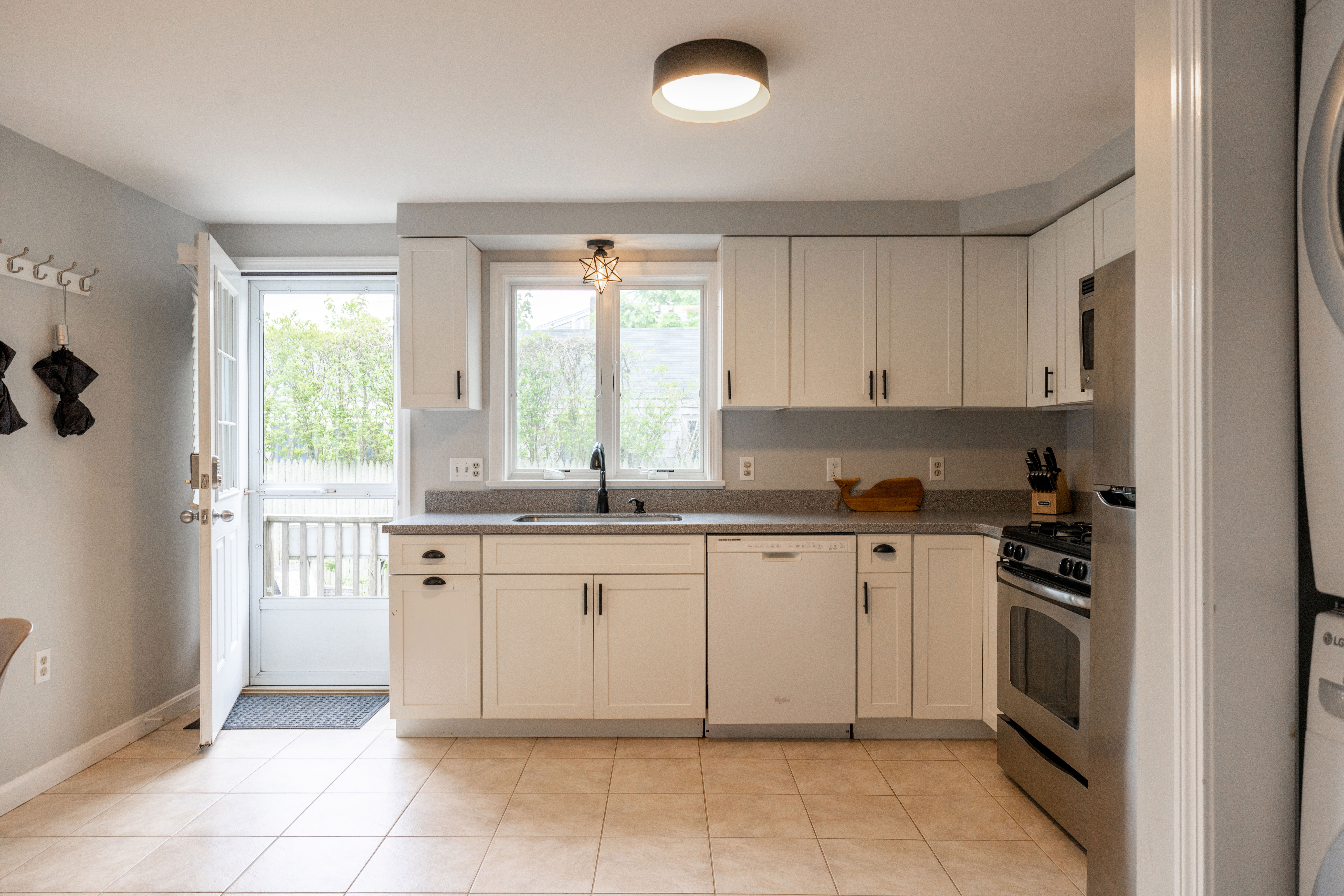 16 Atlantic Avenue photo 23
