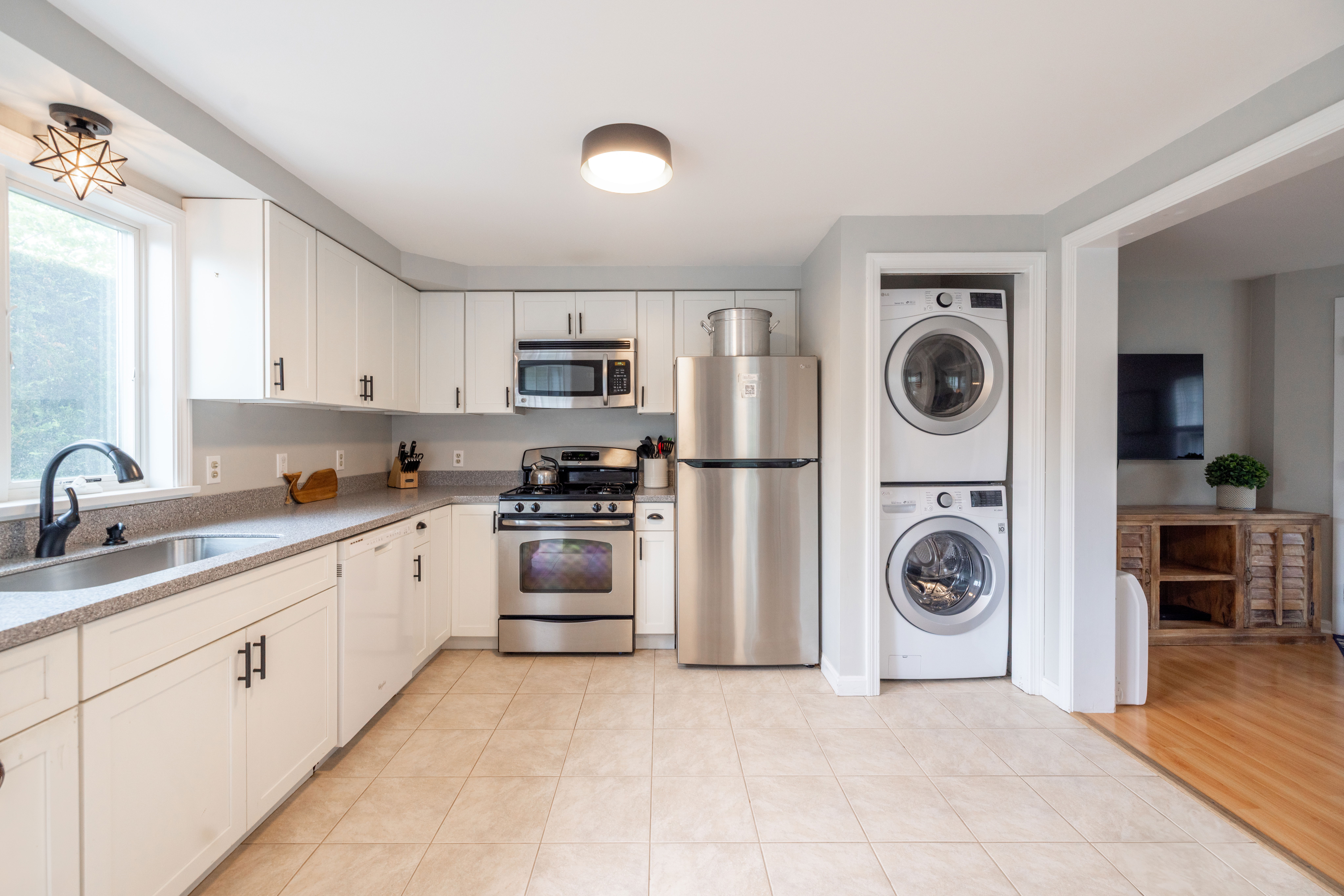 16 Atlantic Avenue photo 24