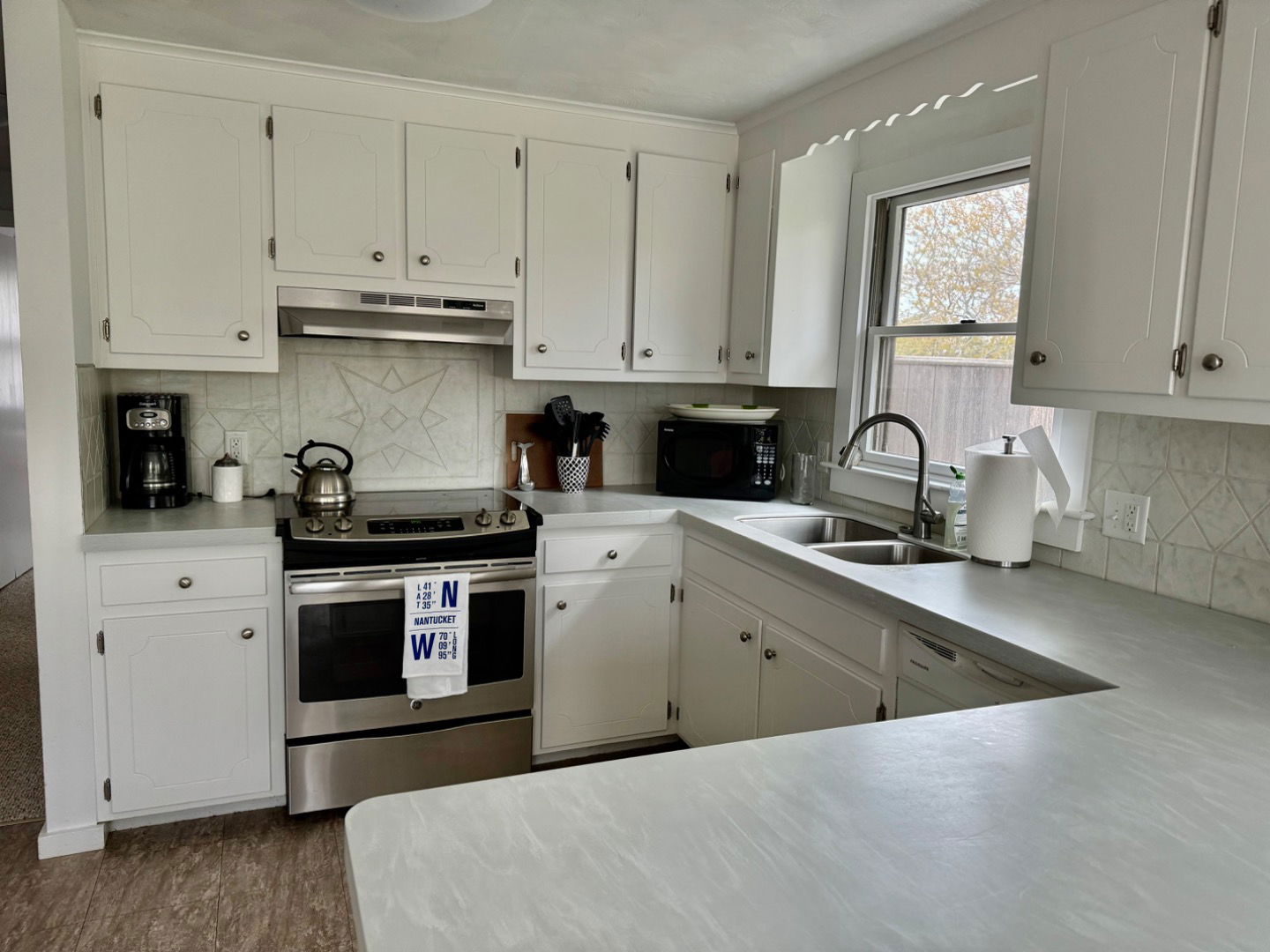 12 Longwood Drive photo 49