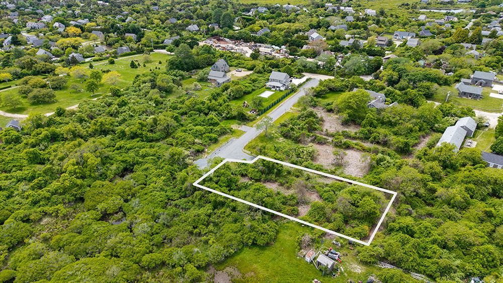 Photo of property  at 6 Bittersweet Lane