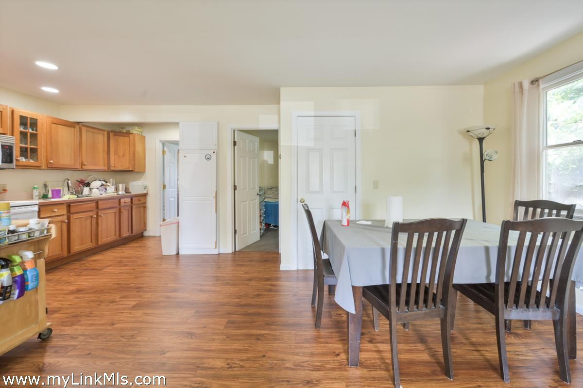 20 Pine Grove Road photo 3