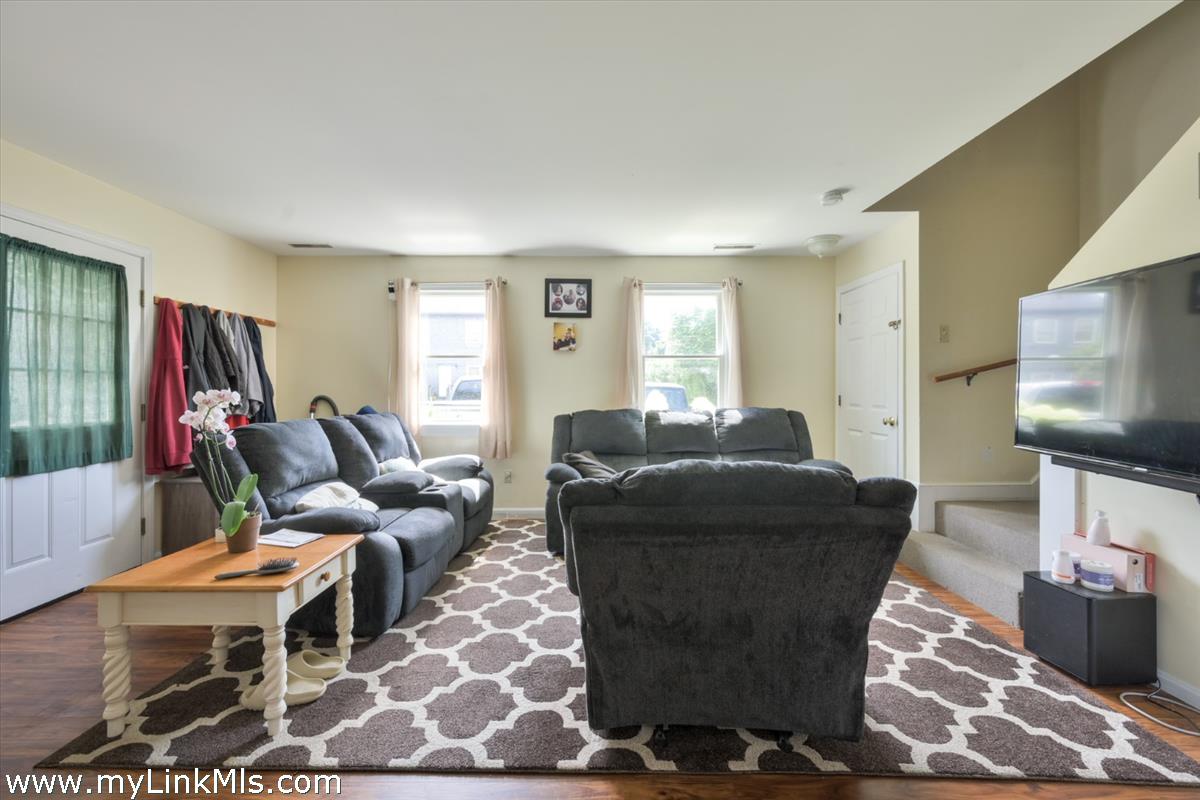 20 Pine Grove Road photo 6
