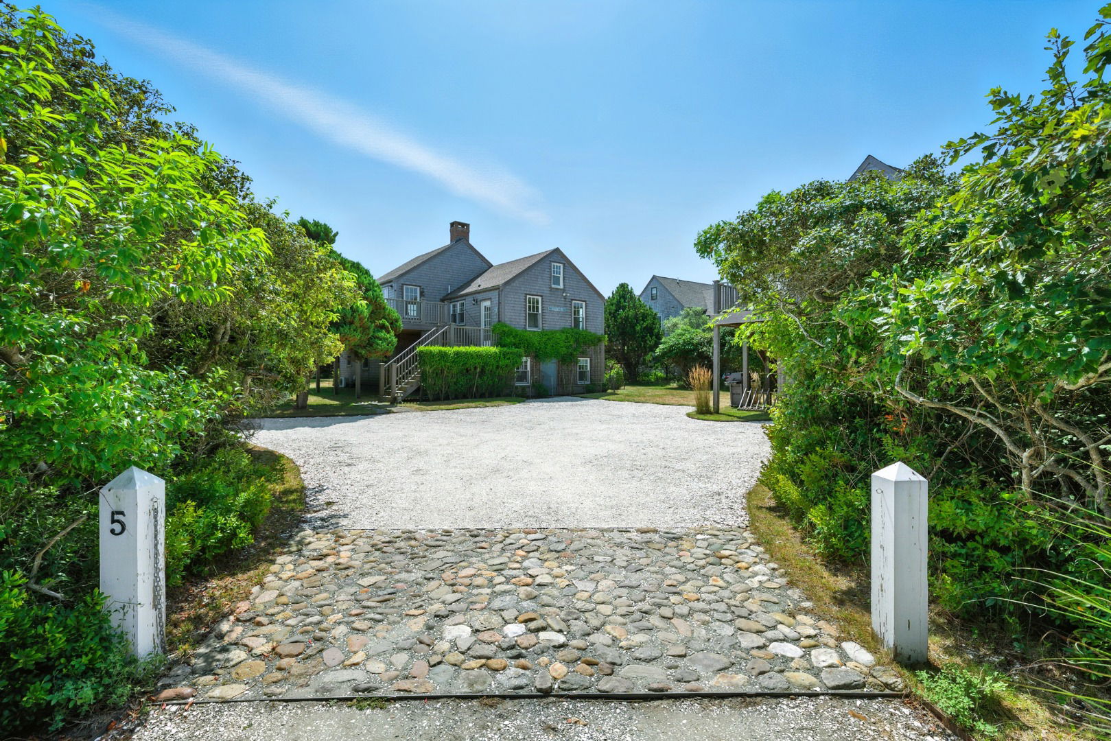 5 Hollister Road photo 3