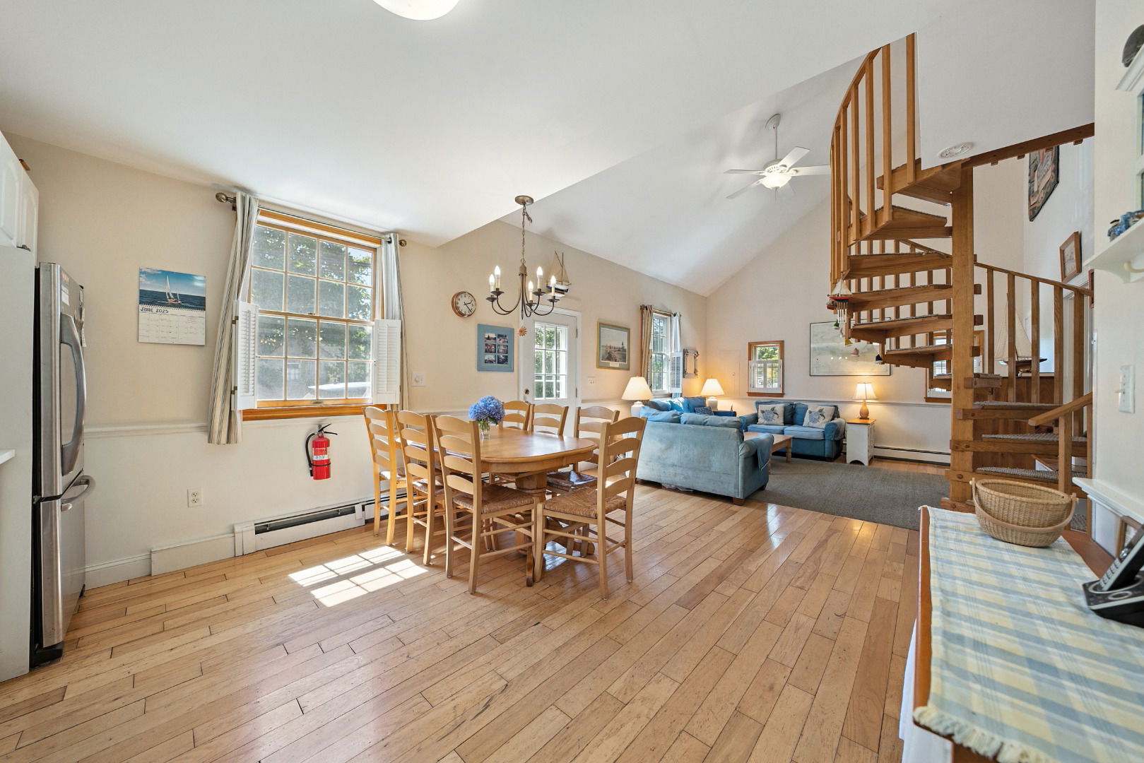 52 Pleasant Street photo 13
