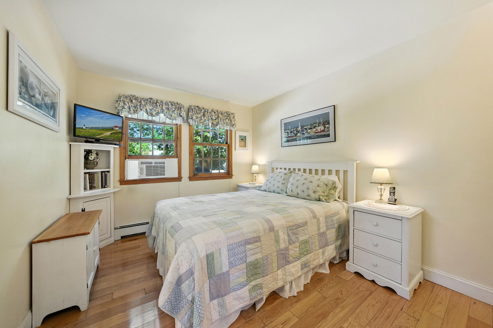 52 Pleasant Street photo 15