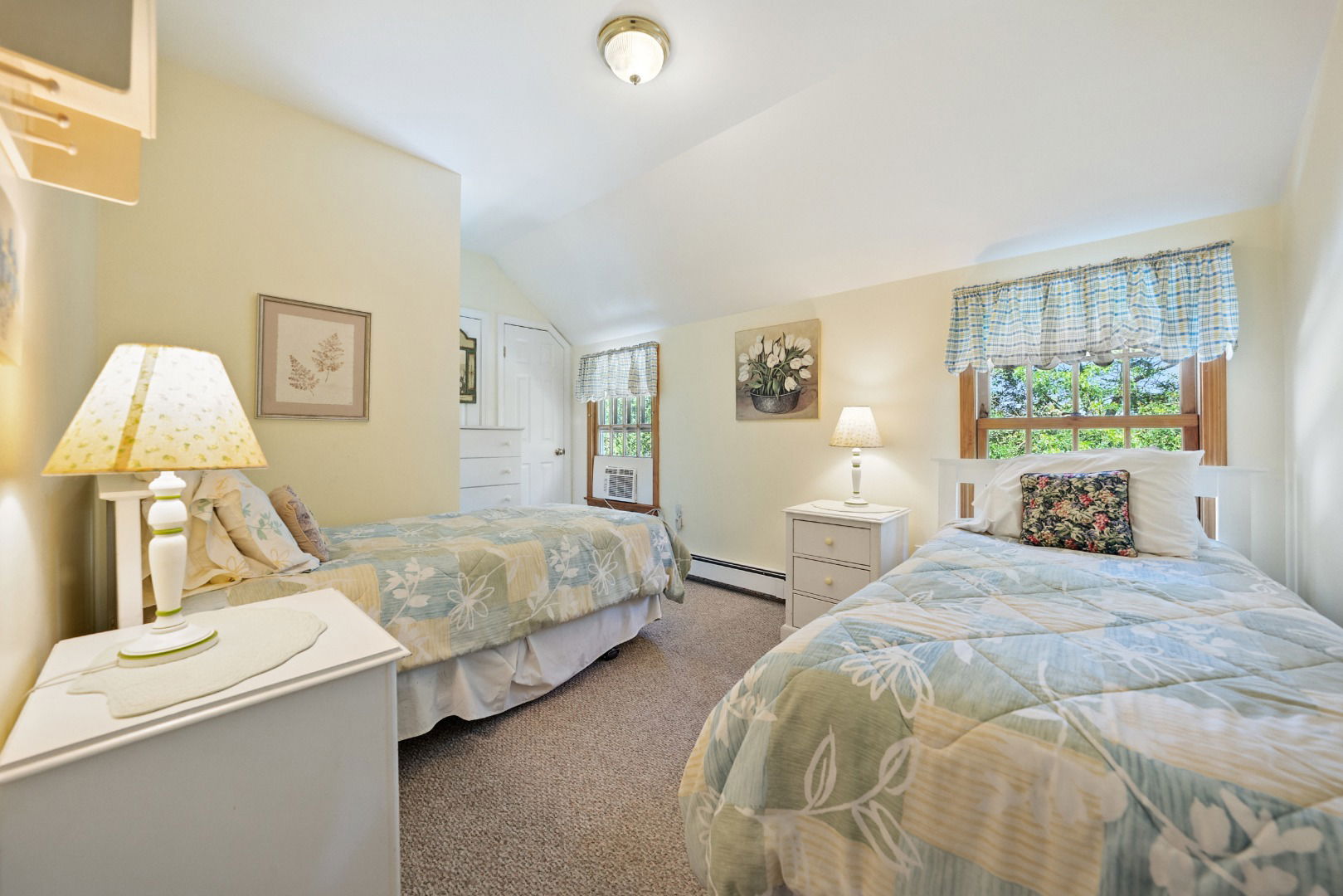 52 Pleasant Street photo 24