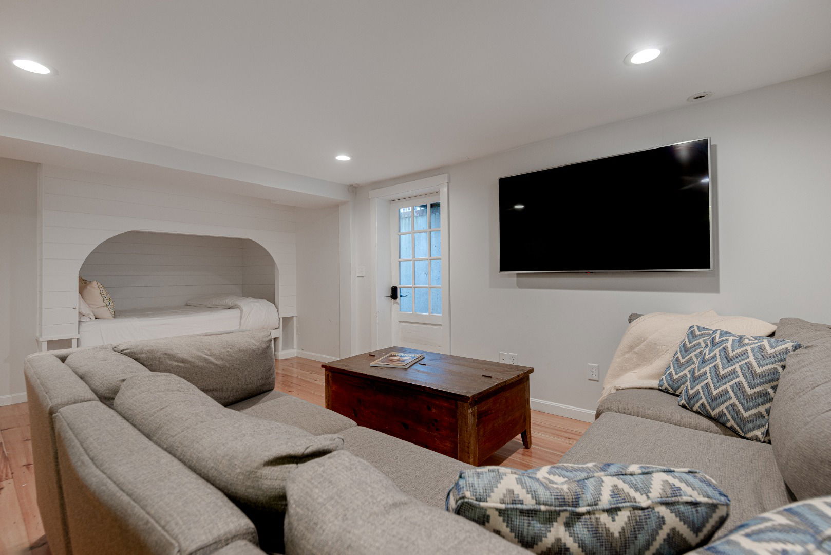 45 Pleasant Street photo 51